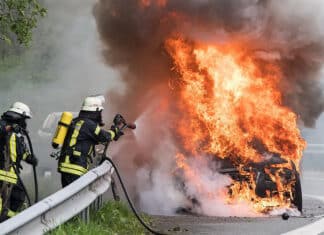 Eifel: Pkw-Brand verursacht Verkehrsstau auf A61