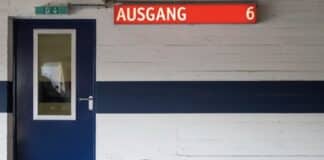 Saarland: 79-Jähriger an Parkscheinautomat überfallen und schwer im Gesicht verletzt