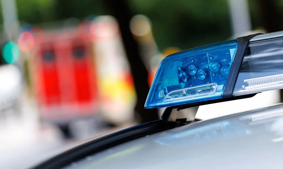 Verkehrsunfall-auf-L-320-Internistischer-Notfall-f-hrt-zu-zahlreichen-Kollisionen