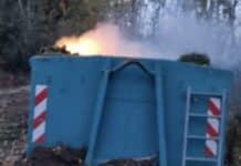 Feuerwehreinsatz in Daun: Container mit Grünschnitt in Flammen