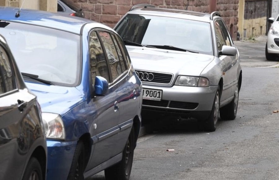 Umwelthilfe-kritisiert-Gehwegparken-im-Saarland-Diese-Stadt-ist-besonders-im-Visier