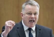 Hitzige Debatte über Gewalt an Schulen: CDU-Chef greift SPD scharf an