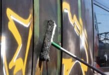 Bundespolizei Trier: Zug auf 100 Quadratmetern mit Graffiti beschmiert – Tausende Euro Schaden