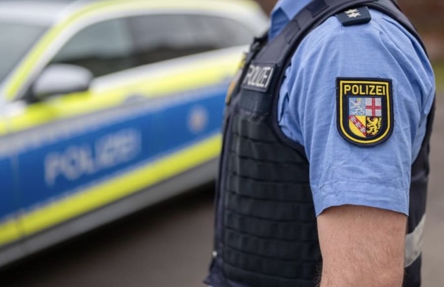 Saar-Polizeiautoflotte-zu-8-elektrisch-weniger-L-rm-schnellere-Beschleunigung