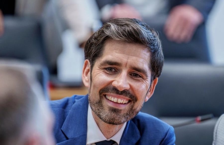 -Zukunft-gelingt-wo-Bildung-verbindet-Teuber-stellt-Digitalstrategie-vor