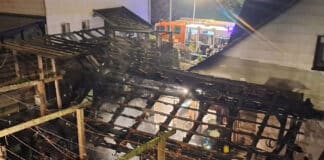 Mehrere Explosionen: 62-Jähriger bei Gartenhausbrand schwer verletzt