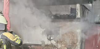 Verletzter und eine halbe Million Euro Schaden: Ursache von verheerendem Garagenbrand gefunden