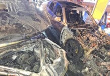 Zwei Autos in Sulzbach abgebrannt – Feuer greift auf Haus über