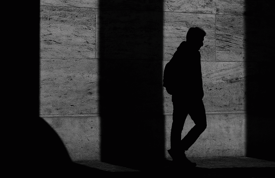 Mann-fasst-M-dchen-9-an-mutige-Jugendliche-greifen-sofort-ein-