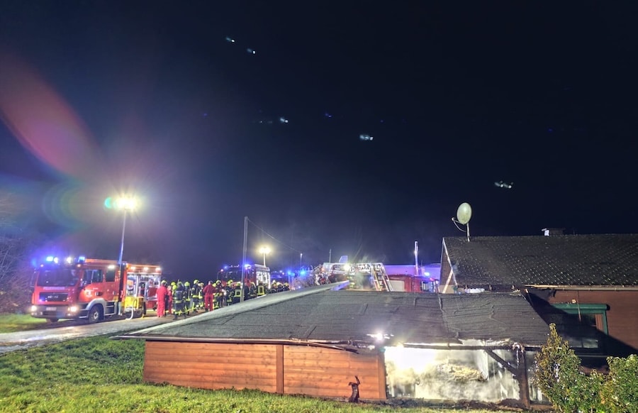 Brand-in-Pferdepension-zwischen-Bekond-und-Ensch-Pferde-in-letzter-Minute-gerettet-