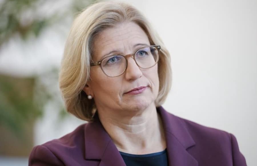 Rehlinger-sieht-Verrohung-in-der-Gesellschaft-nach-t-dlichen-Angriffen