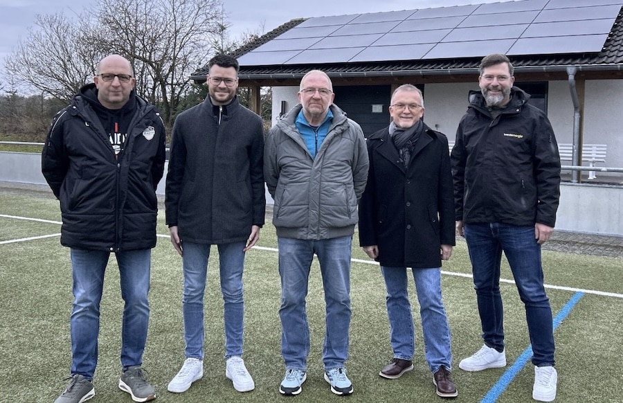 Neue-Photovoltaikanlage-f-r-das-Sportplatzgeb-ude-in-Arzfeld-nachhaltig-und-effizient