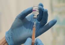 BGH verhandelt Impfschaden-Klage gegen Astrazeneca — Hörverlust bei Klägerin