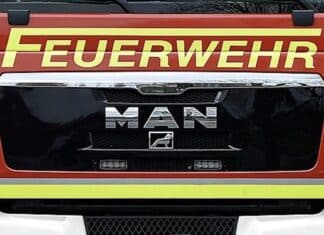 Einsatz der Berufsfeuerwehr bei Fahrzeugbrand in Trier-Zewen