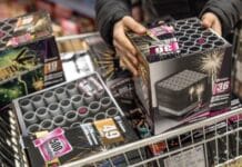 Verkauf von Silvesterfeuerwerk beginnt — Hände weg von selbstgebautem Feuerwerk