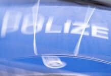 Update: Bus kippt bei Ausweichmanöver — Bundesstraße stundenlang gesperrt