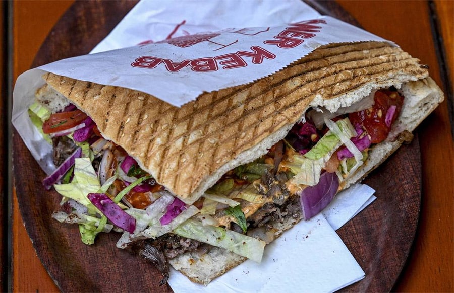 Trier-Fahrg-ste-mussten-warten-Busfahrerin-legt-unerlaubte-D-ner-Pause-ein