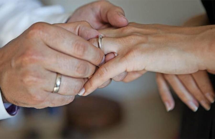 Kurioser-Einsatz-auf-der-BAB-64-Bundespolizei-unterst-tzt-Heiratsantrag