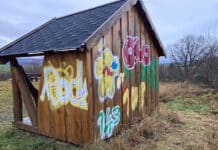Wieder Graffiti-Schmierereien in Thalfang: Schutzhütten bei Kriegerdenkmal und Spielplatz besprüht