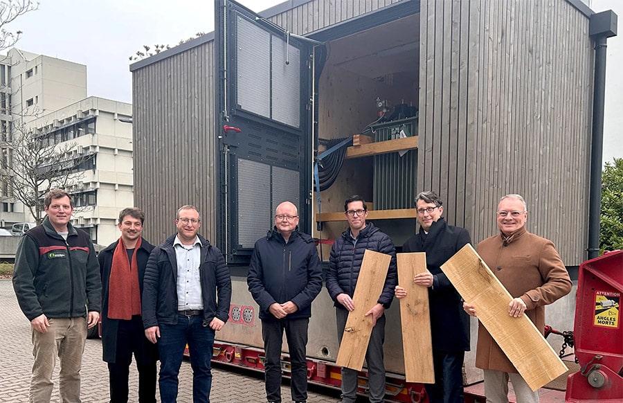 trier-trafostation-aus-holz-umweltministerium-informiert-sich-ber-modellprojekt