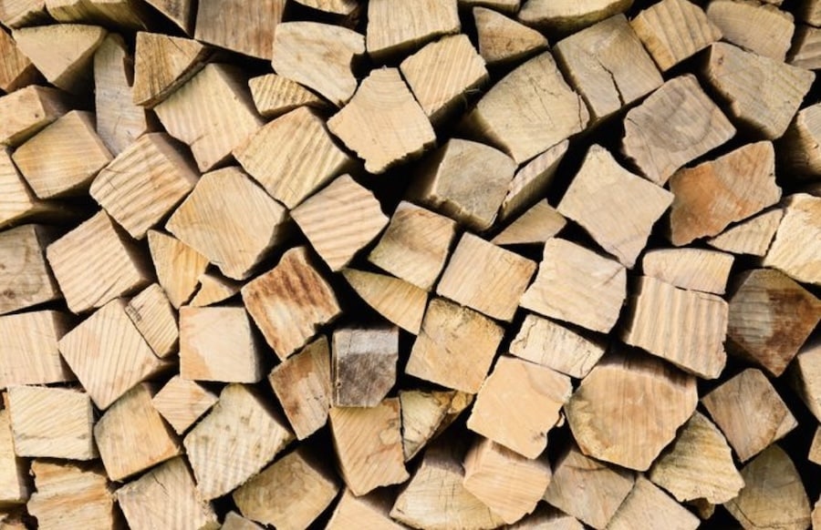 Vier-Kubikmeter-gestohlen-Brennholz-Diebe-schlagen-in-Longuich-zu