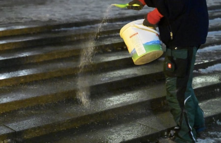 -Dauerfrost-in-der-Region-K-lte-am-Tag-Glatteis-in-der-Nacht-