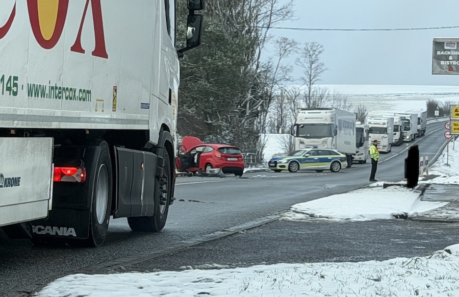 Sperrung-nach-Unfall-Bitburger-Stra-e-zwischen-Butzweiler-und-Helenenberg-dicht