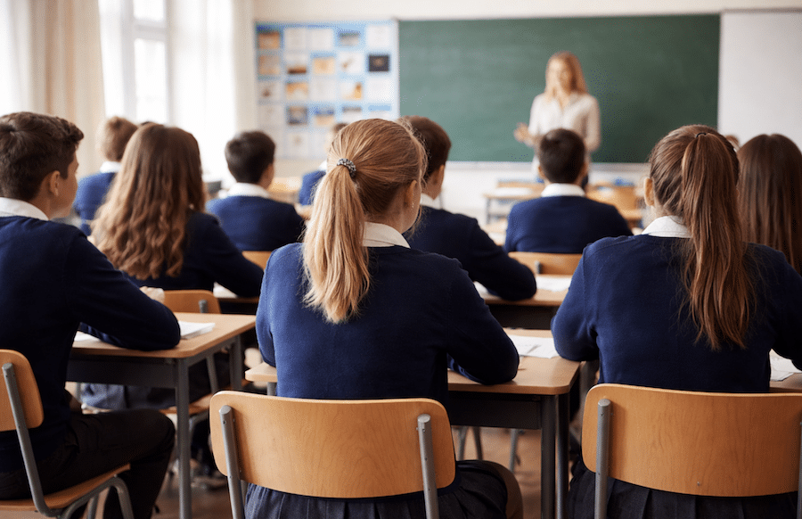 Einheitslook-gegen-Mobbing-AfD-will-Schuluniformen-in-Rheinland-Pfalz-einf-hren-