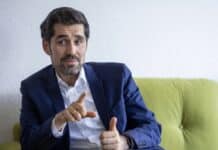 Haltung oder Meinung: Wie politisch dürfen Lehrkräfte sein? Teuber sieht „Haltungspflicht“