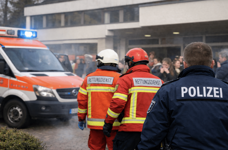 Reizgas-Attacke-Gro-einsatz-an-Realschule-in-Thalfang-Mehrere-Sch-ler-und-Lehrer-verletzt
