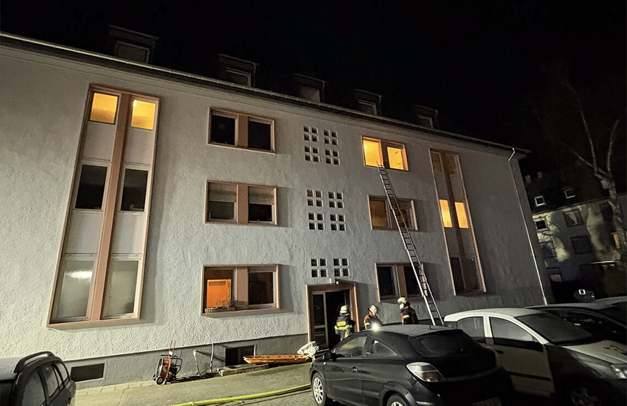 Gro-einsatz-bei-Kellerbrand-in-Trier-Nord-Vier-Bewohner-ber-Leitern-gerettet