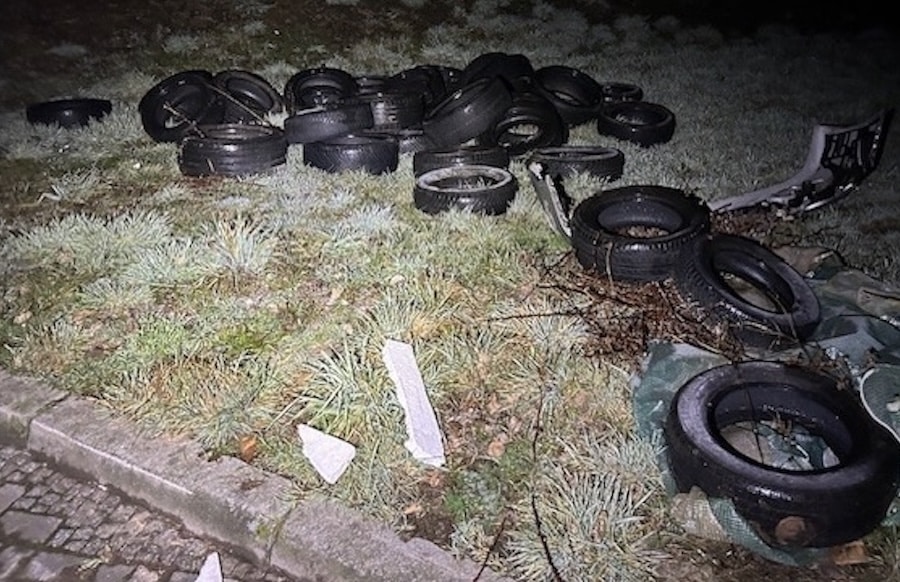 Umwelt-Sauerei-bei-Monzelfeld-Altreifen-auf-Rastplatz-an-L158-illegal-entsorgt