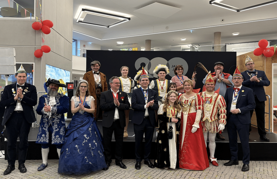 Sparkasse-Trier-feiert-Karneval-Prinzenpaare-zu-Gast-in-der-Theodor-Heuss-Allee