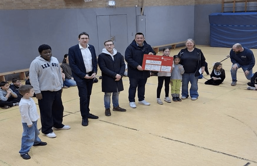 Stadtteil-h-lt-zusammen-2-500-Euro-Spende-aus-Maarviertel-Fest-geht-an-Hort-Trier-Nord