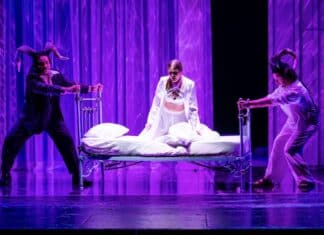 Bocksdämonen zerren am Bett: „Die Entführung aus dem Serail“ am Theater Trier