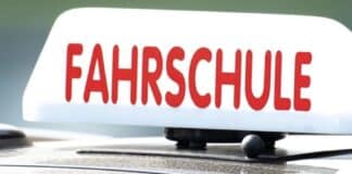 Wird der Führerschein billiger? Weniger Anmeldungen bei Fahrschulen im Saarland