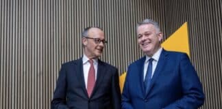 Merz mit Schnieder bei Eröffnung von Technologie-Campus