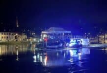 Lauter Knall: Herrenloses Hausboot treibt bei auf Mosel bei Bernkastel-Kues