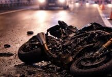 Saarland: Biker (20) kollidiert mit Schutzplanke — schwerverletzt ins Krankenhaus