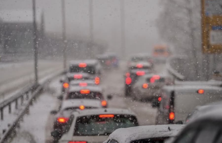 Zahlreiche-Unf-lle-Schneechaos-auf-Autobahnen-rund-um-die-Landeshauptstadt