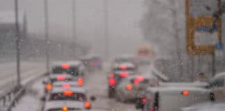 Schon 85 Unfälle: Schnee und Glätte sorgen für Verkehrschaos in und um Mainz