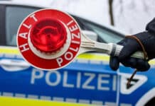 Hochzeitskorso legt Verkehr auf der A60 lahm