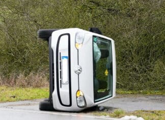 ++ Update: Frontalkollision auf der K6 – 8-jähriges Kind schwerverletzt +