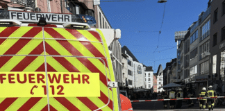 ++ Aktuell: Entwarnung nach Großeinsatz und Gasalarm am Trierer Kornmarkt ++