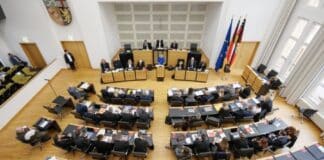 Saar-Landtag debattiert über geschlechtersensible Medizin und SPD-Saar-Skandal