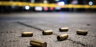 RLP: Schüsse vor Bar — Mann am Bein getroffen — Patronenhülsen aufgefunden