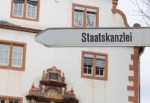 RLP zahlt Hunderttausende Euro für Anwälte — Diese Ministerien verursachten die höchsten Kosten