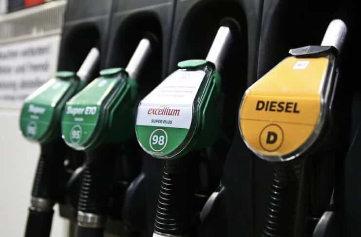 ++ Bundesregierung: Energiesteuer bei Benzin und Diesel um 17 Cent runter ++