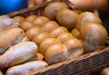 Bäcker und Bäckerinnen in der Region bekommen mehr Geld