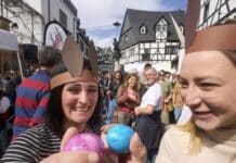 „Eierkibben“, Eiersammeln, Eier-Weitwurf: Osterei-Bräuche aus der Region